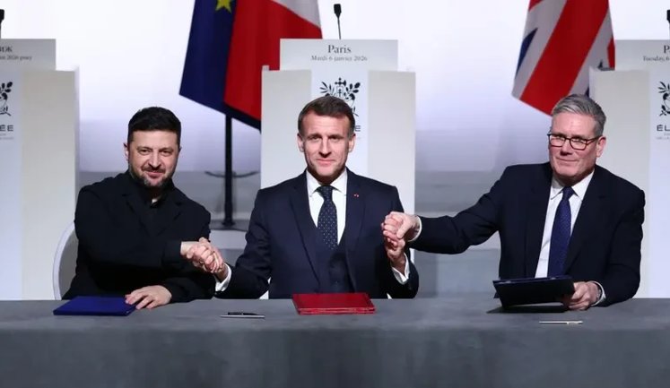 Макрон поблагодарил Стармера за поддержку Украины