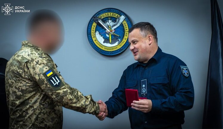 Військових авіаторів ГУР та Буданова нагородили за унікальну рятувальну операцію в Києві. ФОТОрепортаж