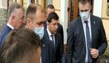 "Брехуни! У мене чоловік на COVID-19 хворів! Не одна падла грошей не повернула! 30 тисяч пішло! Щоб ви здохли!" - Зеленскому в Черновцах рассказали о "бесплатном" лечении. ВИДЕО