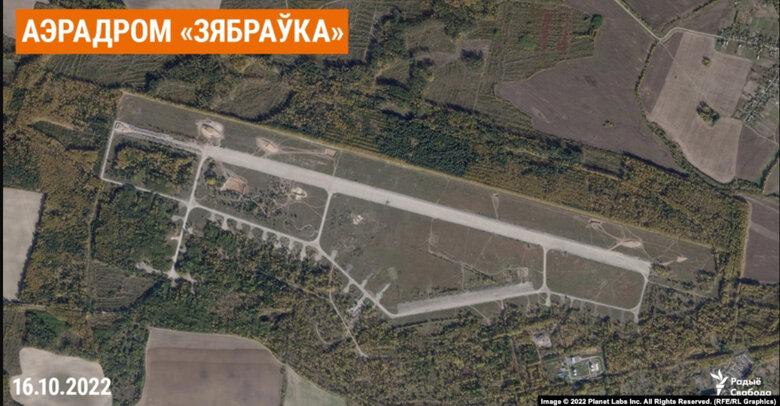 Росія збирає сили на білоруському аеродромі Зябрівка біля кордону з Україною. ФОТО з супутника 02 Росія збирає сили на білоруському аеродромі Зябрівка біля кордону з Україною. ФОТО з супутника 02