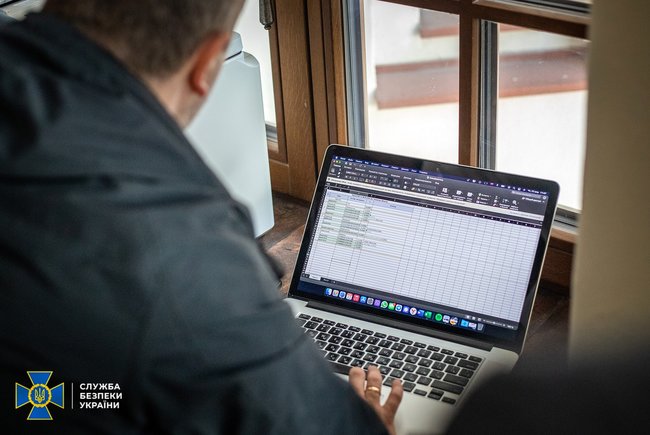 Чиновники Держгеокадастру підозрюються в розкраданні 20 тис. га держземель, - СБУ 10