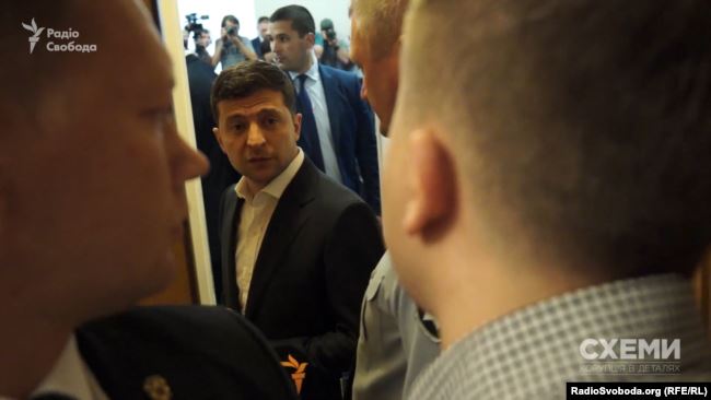Олігарх Пінчук проводить конфіденційні зустрічі з вищим політичним керівництвом країни, - Схеми 42