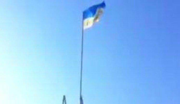 Defenders of Donetsk Airport Ran Ukrainian Flag Up Over New Terminal. "Separatists Search for Heavy Caliber to Shoot It Down. But Cyborgs Will Defeat Separatists". VIDEO