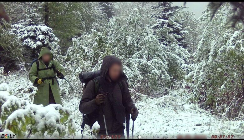В Карпатах задержали двух мужчин на пути к границе с Румынией