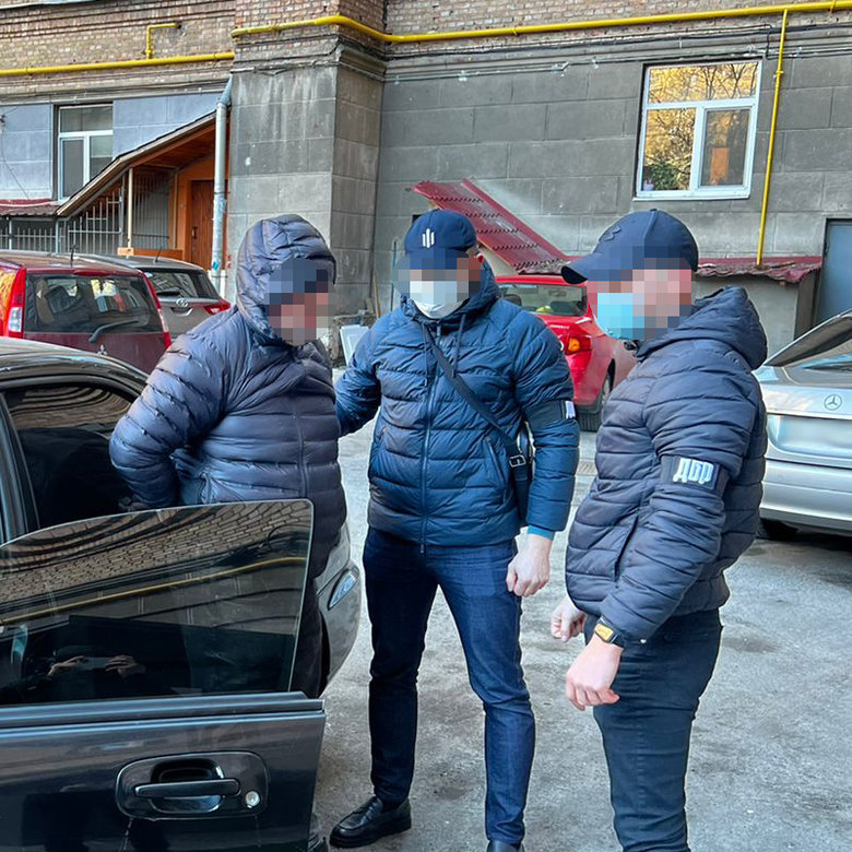 Чиновник Держгеокадастру затриманий у Києві на хабарі 230 тис. грн, - прокуратура 01