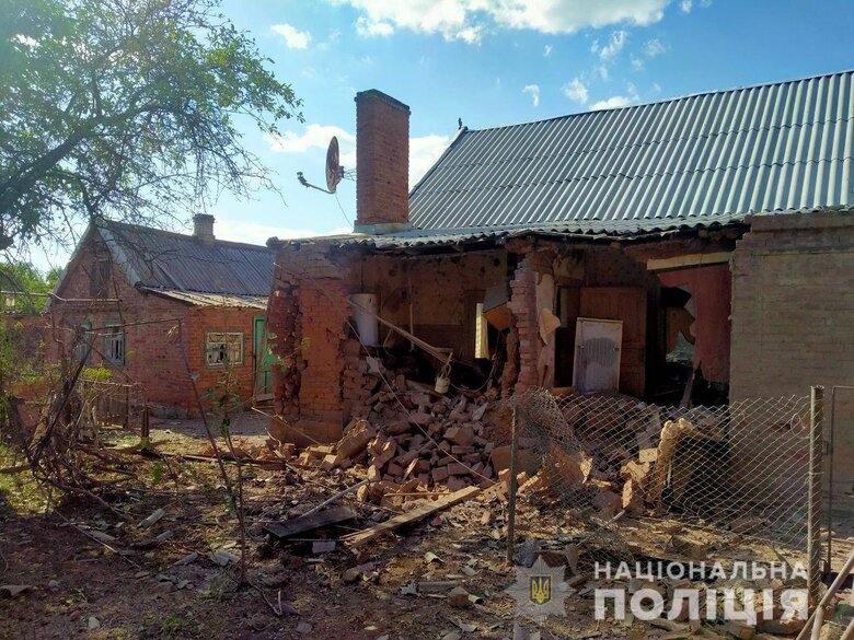 For day Russians destroyed in Donetsk region more than 40 houses, school, and kindergarten, - National police 04