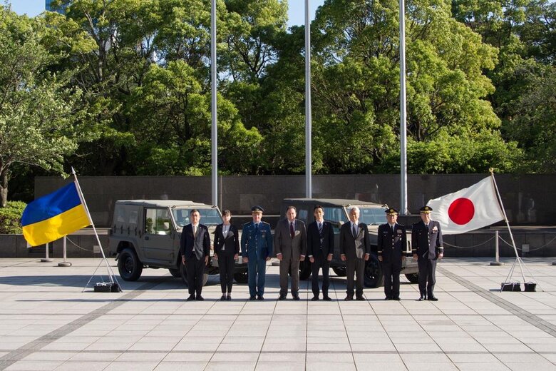 Japan to give Ukraine 100 vehicles and 30,000 food rations for AFU 01