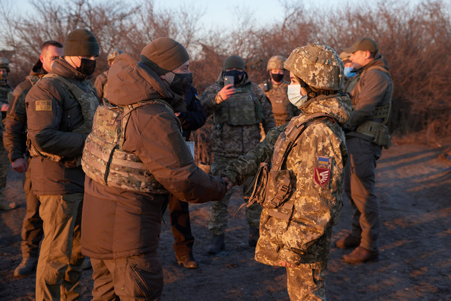 Берегите себя, вы - герои!, - Зеленский встретился с военнослужащими на передовой (обновлено) 12