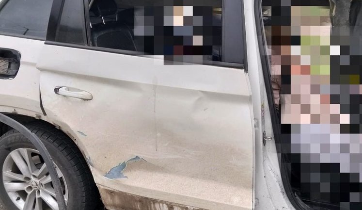 В Херсоне россияне сбросили взрывчатку с БпЛА на авто: погибла женщина, водитель и еще одна пассажирка ранены