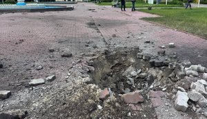 Російський обстріл пошкодив інфраструктуру ВДНГ у Києві: вибито десятки вікон. ФОТОрепортаж