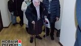 "За что Вы судите моего ребенка, бандиты?! За мою землю?" - продолжается суд над учительницей, у которой отбирают дом. ВИДЕО