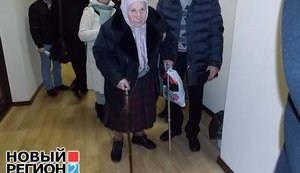 "За что Вы судите моего ребенка, бандиты?! За мою землю?" - продолжается суд над учительницей, у которой отбирают дом. ВИДЕО