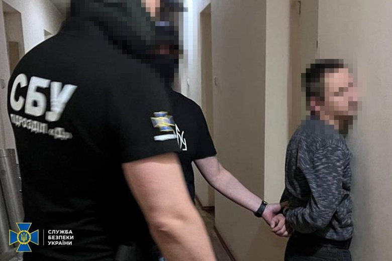 СБУ затримала посадовця мерії Херсона на хабарі