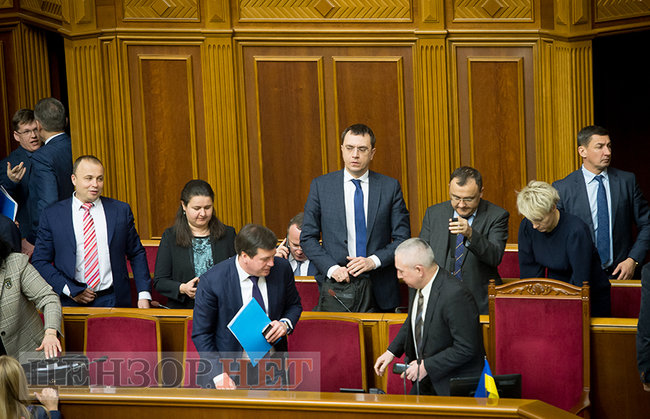 Розмова Шухевича і Шурми, Власенко в гостях у БПП і порожня сесійна зала, - робочий день у Раді 1 березня 10