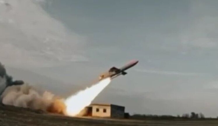 Politico показало нові кадри пуску та польоту української крилатої ракети FP-5 "Фламінго". ВIДЕО