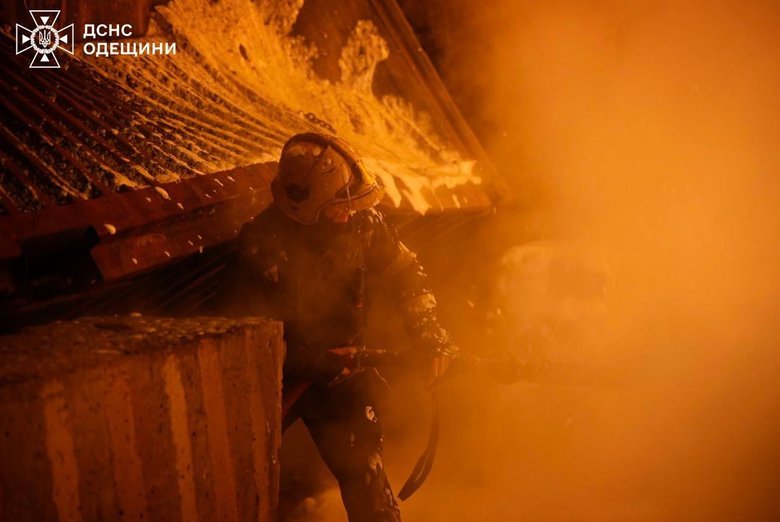 Масований обстріл Одеси: збитки складів і енергетики