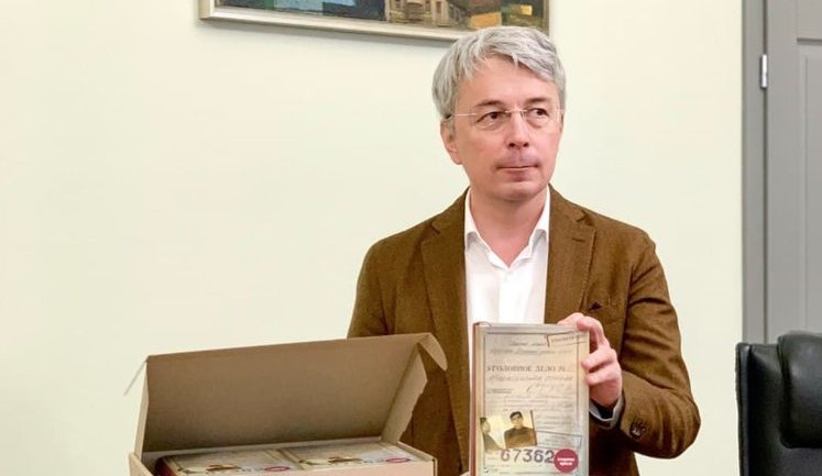 Отримав додрук накладу книги про Стуса. Відправляю його в бібліотеки по всій Україні, - Ткаченко. ФОТО