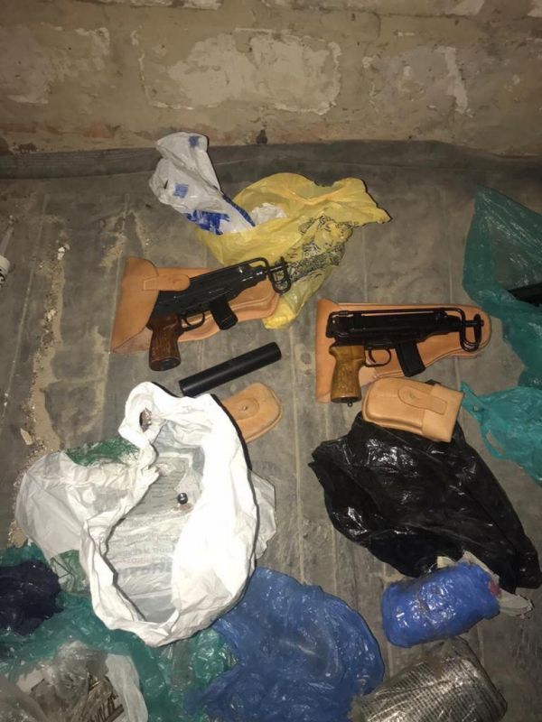 Харківський стрілець Титов зберігав на дачі арсенал зброї 02