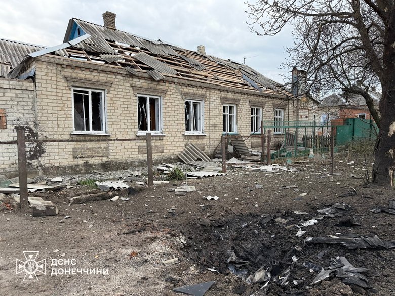 Удар БПЛА по Краматорску: ранены двое горожан, разрушения в центре