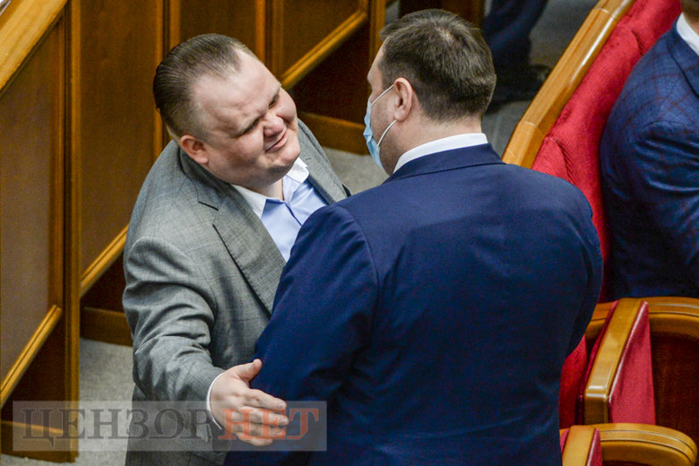 Роздавання книжок про Велике будівництво, Тищенко ховає губи, Шахов ніжно вітається з Новинським, - день роботи Ради 15 грудня 22