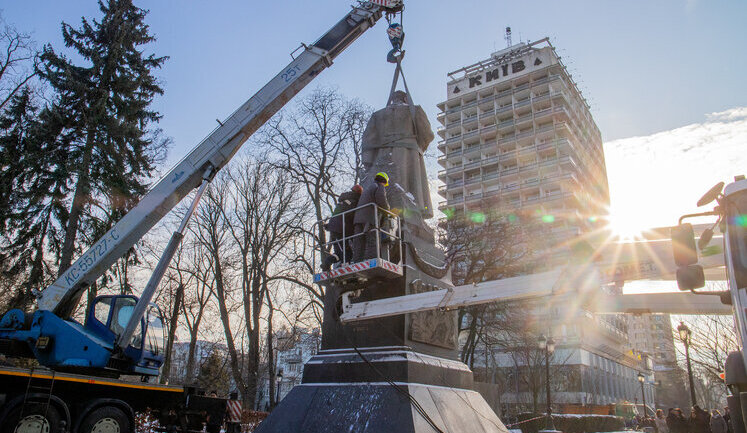 Almost 70% of Kyiv residents and 65% of displaced people support decision of Kyiv city authorities to demolish Soviet monuments, poll. INFOGRAPHICS