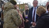 Представники Гуманітарної місії ООН з 11 країн відвідали КПВВ "Гнутове" в районі проведення ООС. ФОТОрепортаж