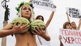 FEMEN идет в регионы - филиал организации будет поднимать ХЕРсон. ФОТОрепортаж.