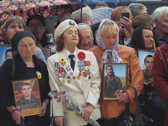 Марш матерів України відбувся у центрі Києва 05
