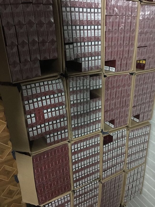 Велику партію тютюнових виробів, призначених для незаконного переміщення в Румунію, вилучено в Чернівецькій області 05