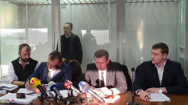 безъязыков