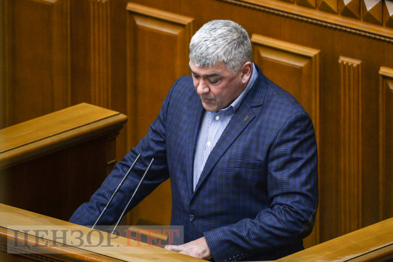 Слуги народа смеются над политическими мемами, выход Сохи из СН, разговор Разумкова с Николаенко и игра на телефоне Задорожного, - работа Рады 30 ноября 15