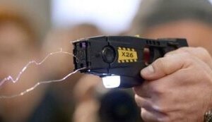 Рада не разрешила Нацполиции применять электрошокеры при задержании