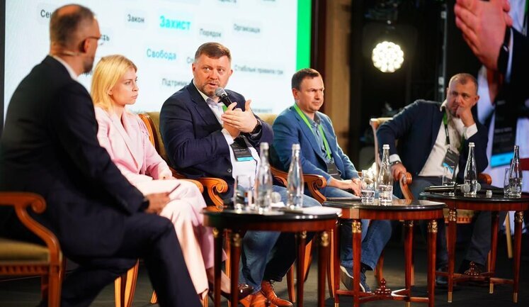 "Слуга народу" Корнієнко пояснив слова про тестування президентської форми правління: Цитата, що розійшлась, не моя. ВIДЕО