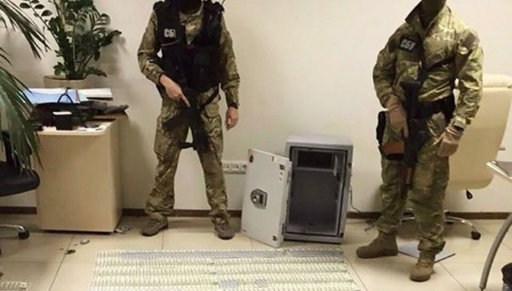 В активіста молодіжної організації "Європейської солідарності" Любченка провели обшук через відео, де Зеленського збиває автомобіль