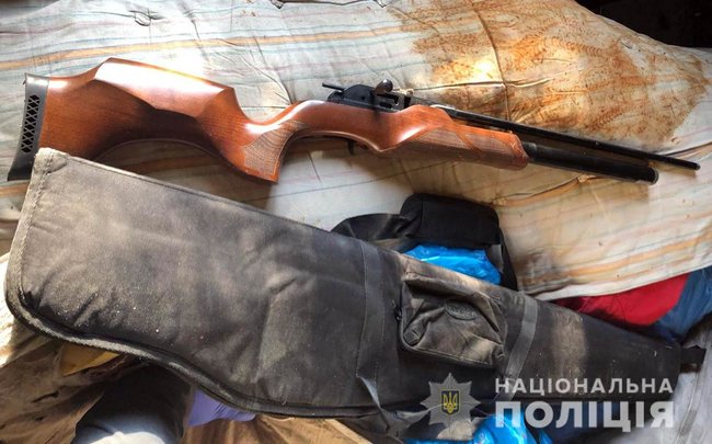 Били, змушували працювати і не платили: на Житомирщині 6 осіб звільнили з трудового рабства 02