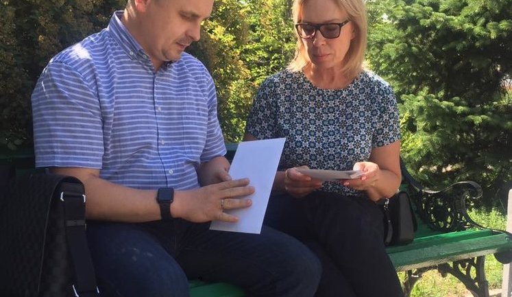 Денисова передала Сенцову через адвоката письма от Ирины Геращенко и Порошенко. ФОТО