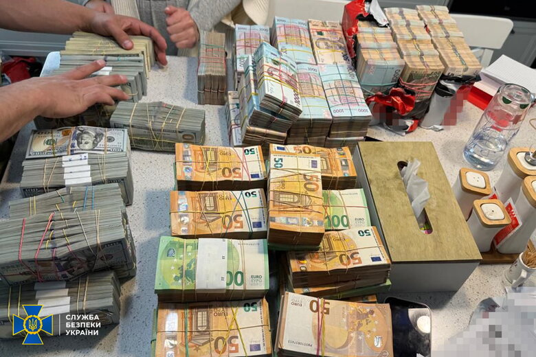 СБУ і ДБР викрили розкрадання 64 млн грн на закупівлях авто для армії