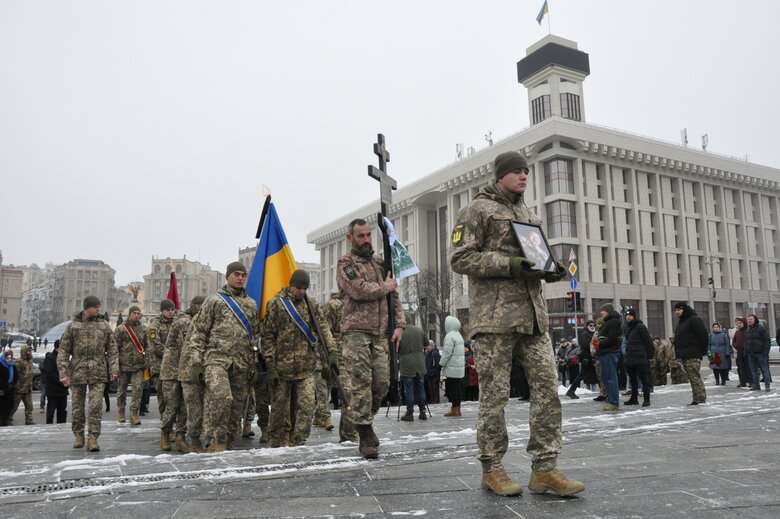 Із загиблим українським воїном Денисом Галушком попрощалися у Києві 40