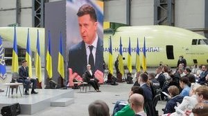 На чесному слові і на одному крилі: післясмак президентської пресконференції. Два погляди: з кухні і з ангара