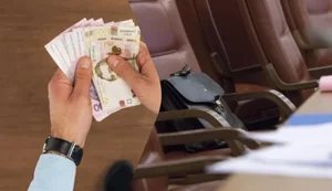 Рада не підтримала обмеження зарплат чиновників до 80 тисяч