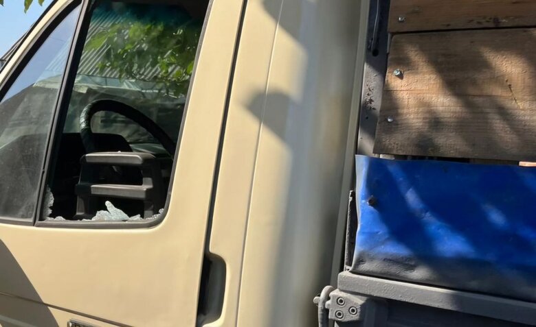 Впродовж дня окупанти били по Нікопольщині дронами та артилерією. Пошкоджені будинки, підприємство, сталося кілька пожеж