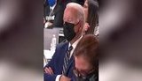 Президент США Джо Байден задрімав під час засідання на кліматичній конференції у шотландському Глазго. ВIДЕО