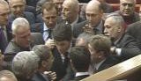 Регионалы чуть не затоптали Тимошенко прямо на трибуне ВР. ВИДЕО.