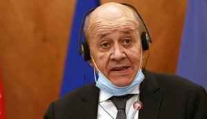 Необхідно зберегти канал зв'язку з Путіним, - голова МЗС Франції Ле Дріан
