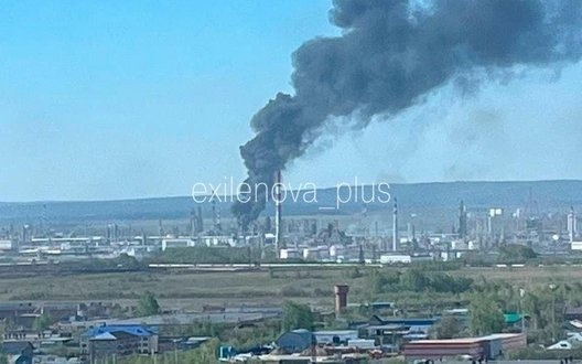 Пожежу на нафтобазі, яку атакували дрони СБУ біля російської Пермі, загасили на 12-й день. СУПУТНИКОВІ ФОТО