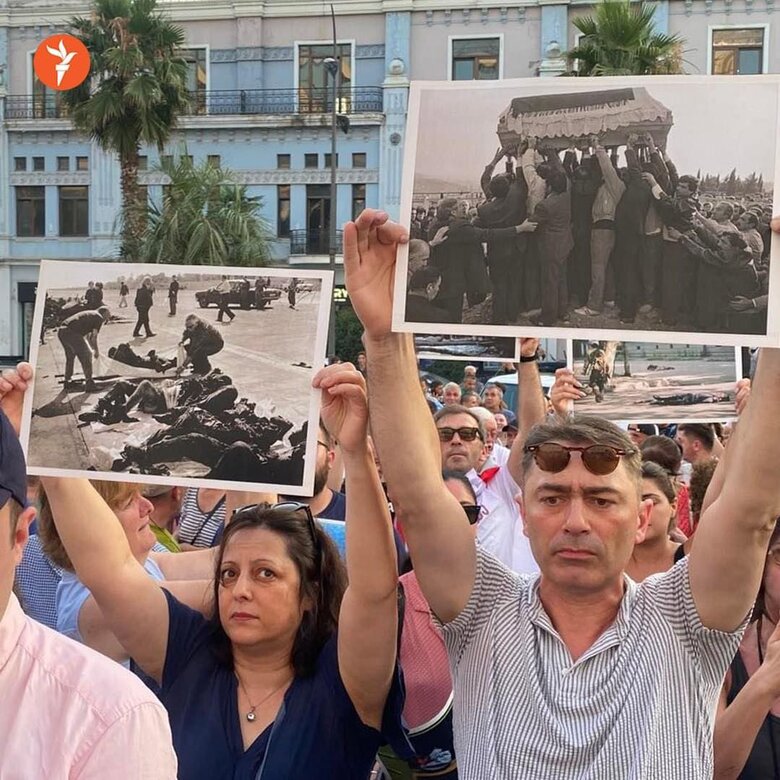 Русский корабль, иди нах#й!: у грузинському Батумі протестували через прибуття круїзного лайнера з російськими туристами 06