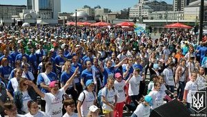 Олімпійський день у Києві: масова розминка, зимові види спорту, символічний забіг. ФОТО
