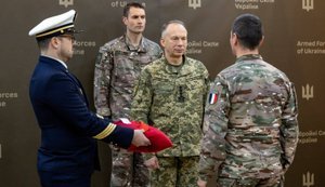 Росія демонструє неготовність зупиняти війну й свідомо продовжує наступальні дії, - Сирський