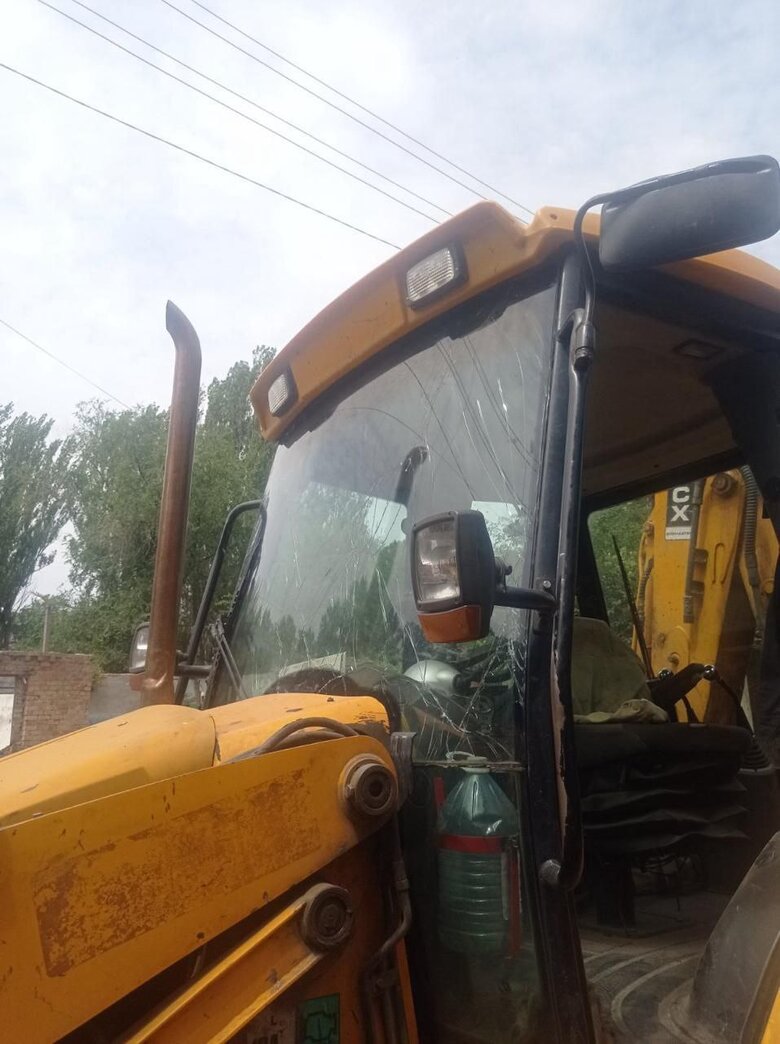 Пошкоджена внаслідок російських обстрілів техніка