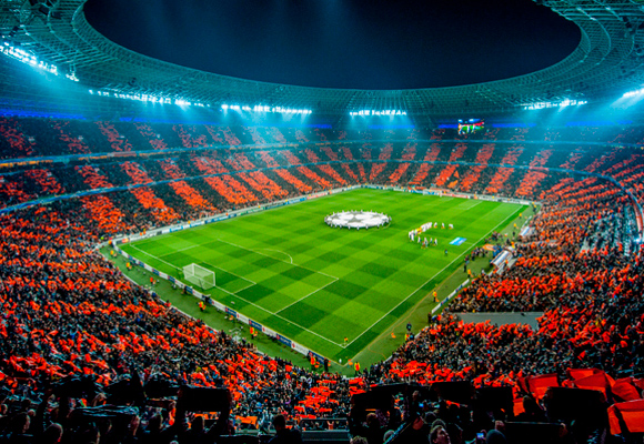 Ватажок бойовиків Захарченко розпорядився провести матч на віджатому в Ахметова стадіоні. Гратимуть бойовики на честь Гіві і Мотороли 01